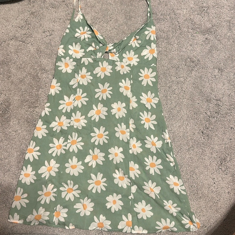 This beautiful sun dress is so lightweight and elegant. Great for a beach day